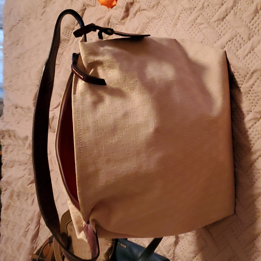 Dooney & Bourke